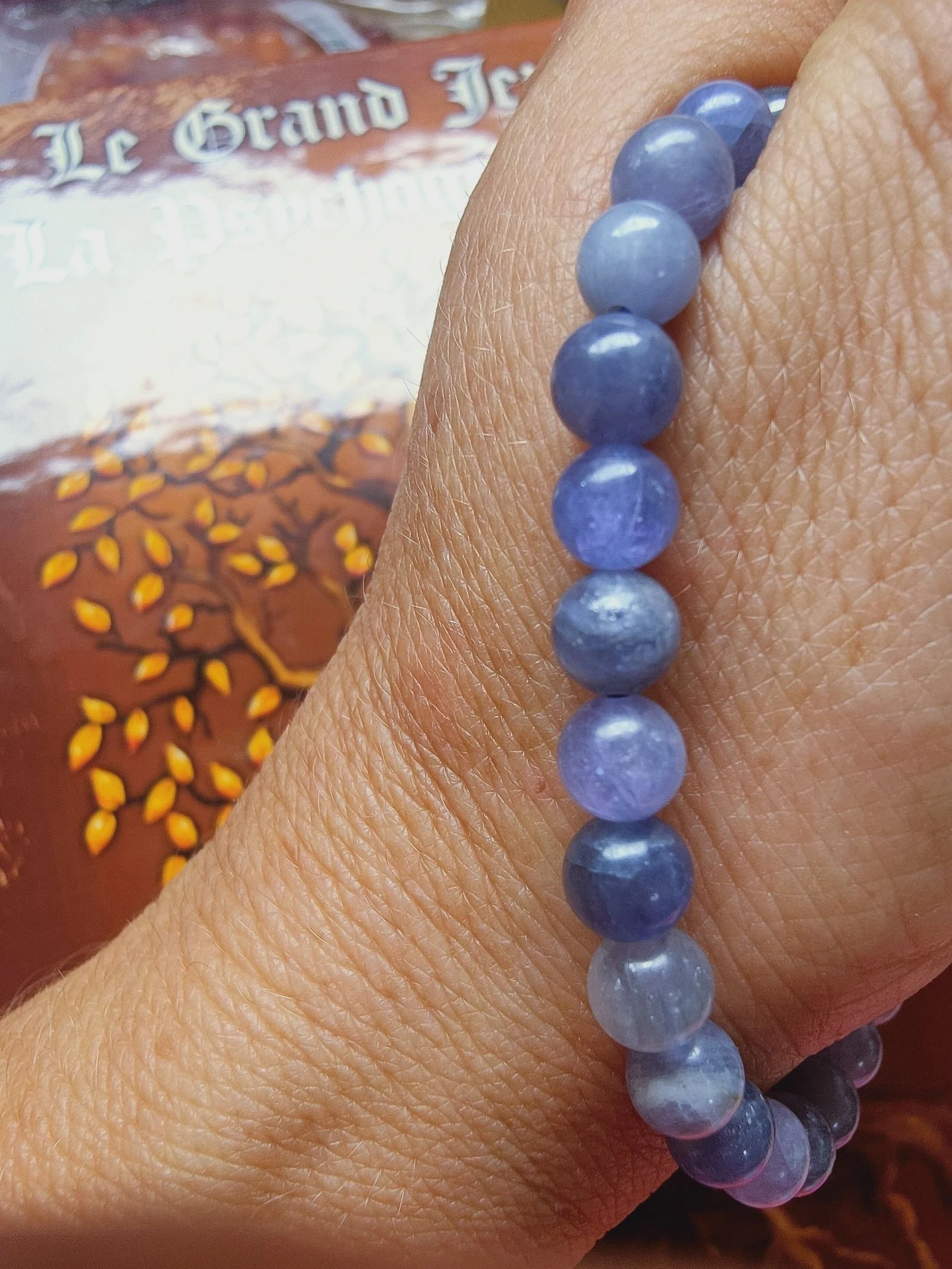 Un bracelet en tanzanite bleue A
